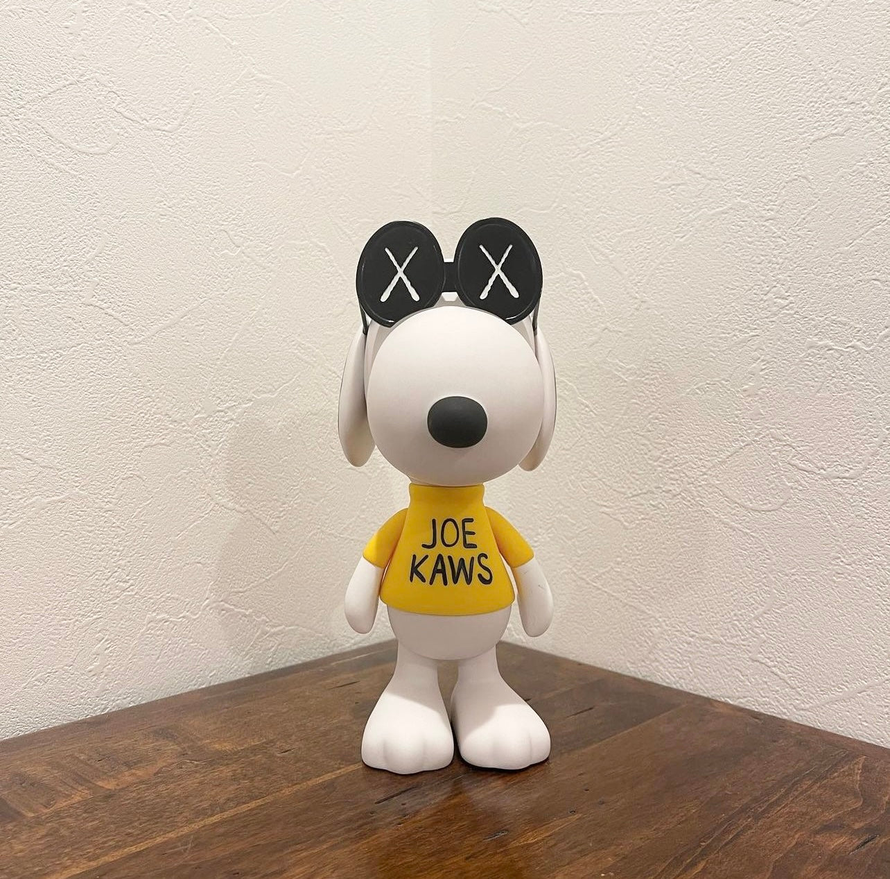 KAWS × PEANUTS スヌーピー